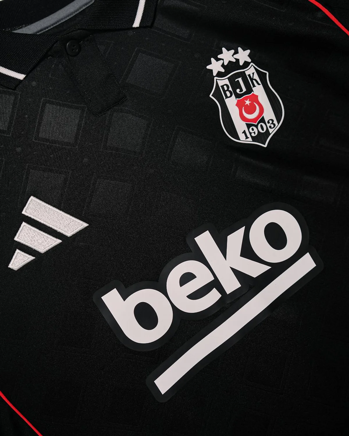 Beşiktaş, Bugünkü Maçta Siyah Formayla Saha Çıkacak Beşiktaş, Bugünkü Maçta Siyah Formayla Saha Çıkacak