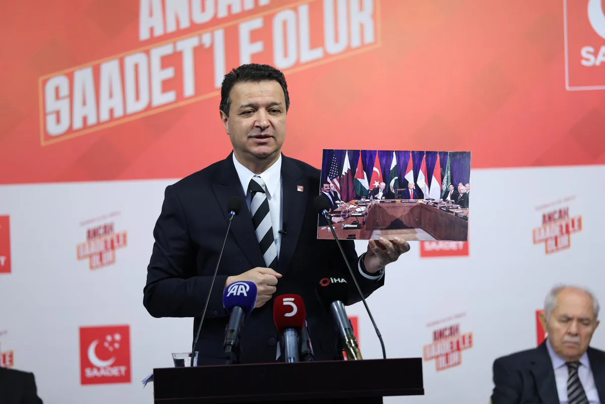 Saadet Partisi İl Başkanları ve Müfettişleri Toplantısı Gerçekleştirildi Saadet Partisi İl Başkanları ve Müfettişleri Toplantısı Gerçekleştirildi