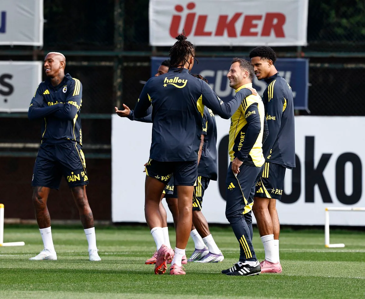 Fenerbahçe, Samsunspor Maçı Hazırlıklarını Tamamladı Fenerbahçe, Samsunspor Maçı Hazırlıklarını Tamamladı