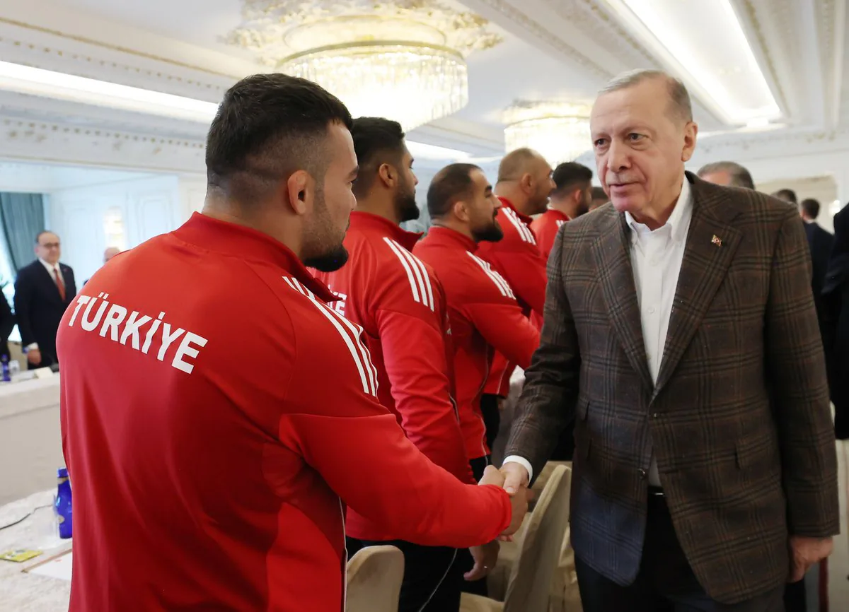 Cumhurbaşkanı Erdoğan, Yağlı Güreş Ligi Şampiyonlarını Kabul Etti Cumhurbaşkanı Erdoğan, Yağlı Güreş Ligi Şampiyonlarını Kabul Etti