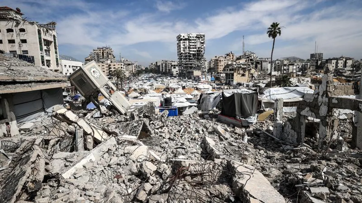 İsrail'in Gazze Saldırıları: Sivillere Yönelik Katliamlar Devam Ediyor İsrail'in Gazze Saldırıları: Sivillere Yönelik Katliamlar Devam Ediyor