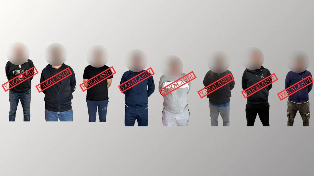Kırmızı Bültenle Aranan 8 Suçlu Türkiye'ye İade Edildi Kırmızı Bültenle Aranan 8 Suçlu Türkiye'ye İade Edildi
