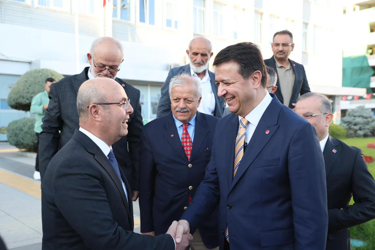 Saadet Partisi Genel Başkanı Mahmut Arıkan, Kırşehir'de Belediye Başkanı Selahattin Ekicioğlu'nu Ziyaret Etti Saadet Partisi Genel Başkanı Mahmut Arıkan, Kırşehir'de Belediye Başkanı Selahattin Ekicioğlu'nu Ziyaret Etti