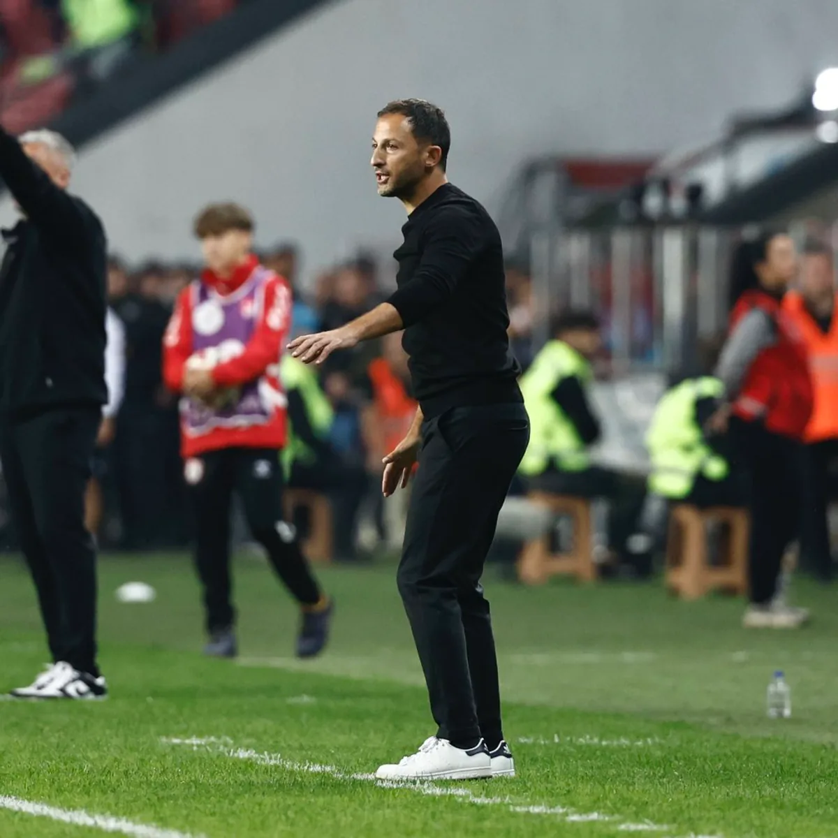 Fenerbahçe Teknik Direktörü Domenico Tedesco'dan Samsunspor Maçı Açıklamaları Fenerbahçe Teknik Direktörü Domenico Tedesco'dan Samsunspor Maçı Açıklamaları