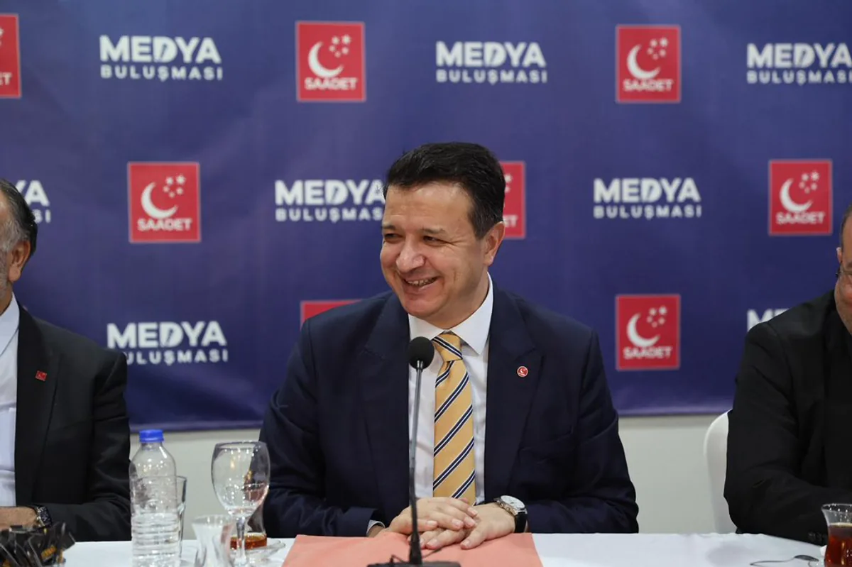 Saadet Partisi Genel Başkanı Mahmut Arıkan Kırşehir'de Basınla Buluştu Saadet Partisi Genel Başkanı Mahmut Arıkan Kırşehir'de Basınla Buluştu