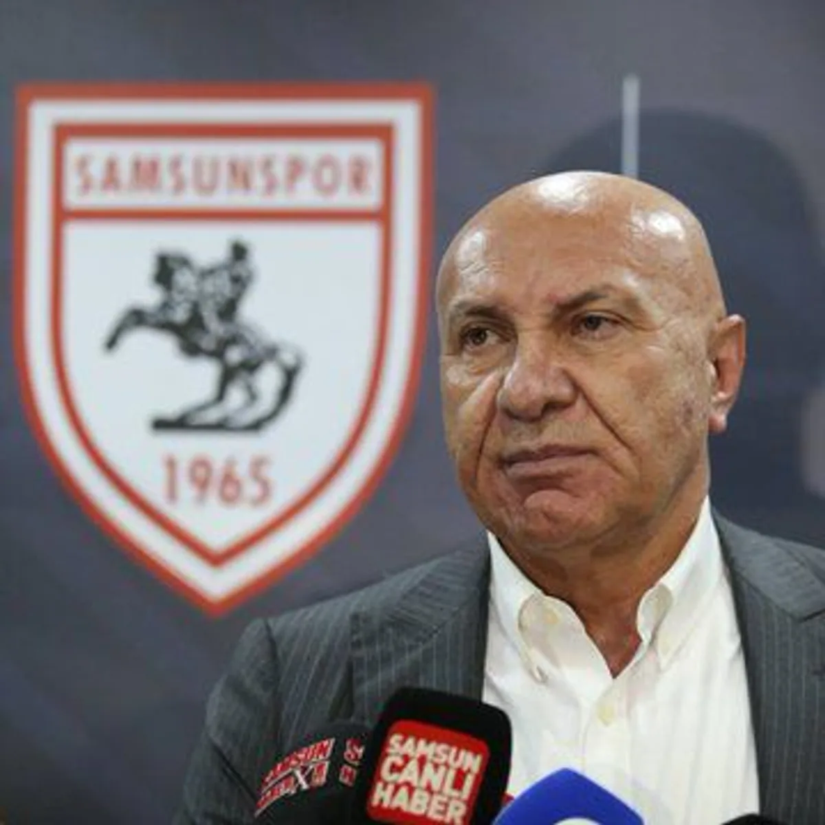 Samsunspor Başkanı Yüksel Yıldırım'dan Hakem Tepkisi: VAR Kararları Tartışma Yarattı Samsunspor Başkanı Yüksel Yıldırım'dan Hakem Tepkisi: VAR Kararları Tartışma Yarattı