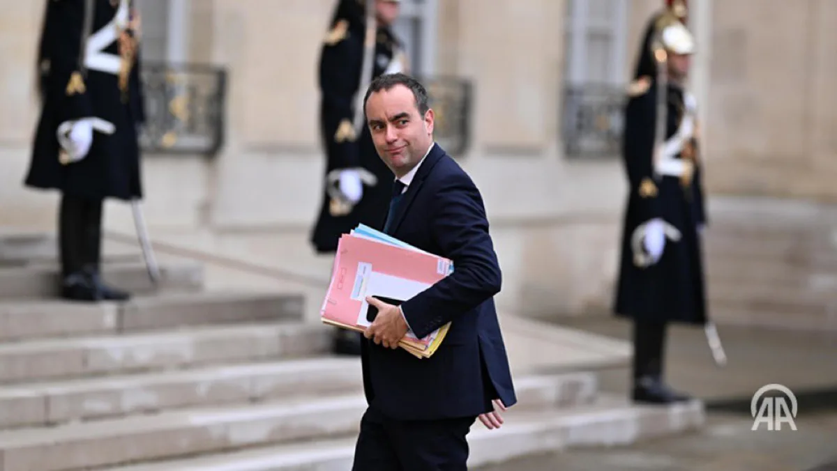 Fransa Başbakanı Lecornu, Macron'a İstifasını Sundu Fransa Başbakanı Lecornu, Macron'a İstifasını Sundu