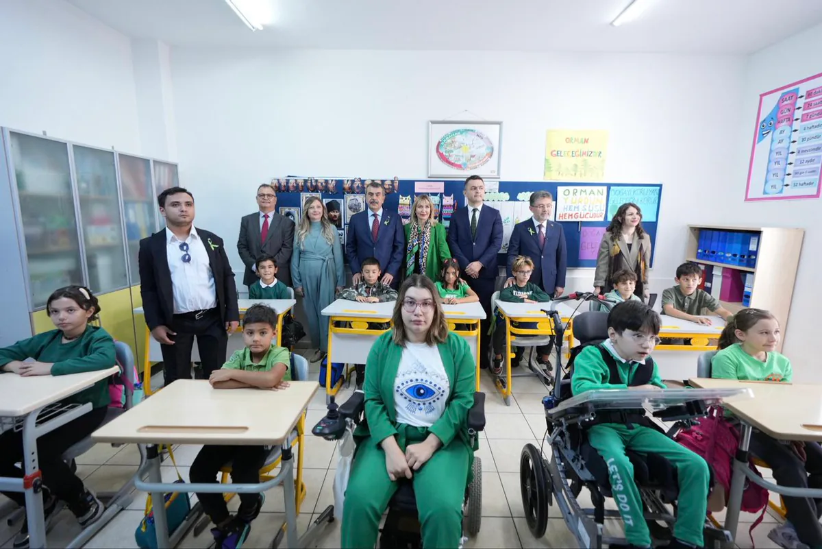 Milli Eğitim ve Tarım Bakanları, Dünya Serebral Palsi Günü'nde Özel Öğrencilerle Buluştu Milli Eğitim ve Tarım Bakanları, Dünya Serebral Palsi Günü'nde Özel Öğrencilerle Buluştu