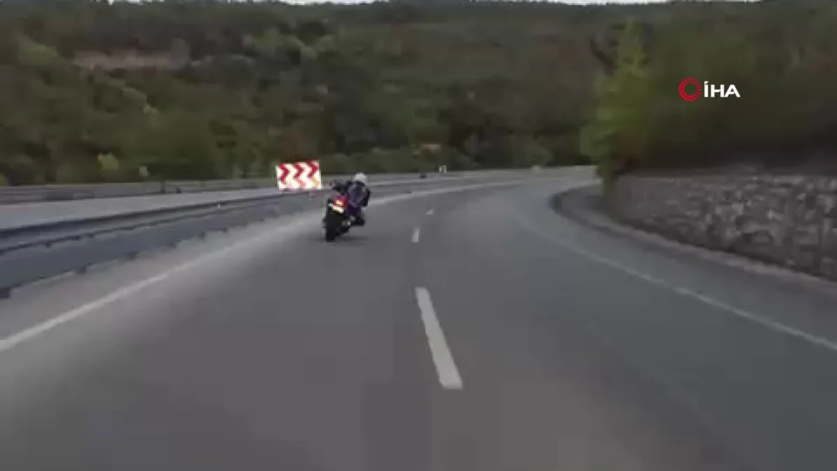 Çanakkale'de Motosiklet Kazası: Sürücü Virajı Alamadı Çanakkale'de Motosiklet Kazası: Sürücü Virajı Alamadı
