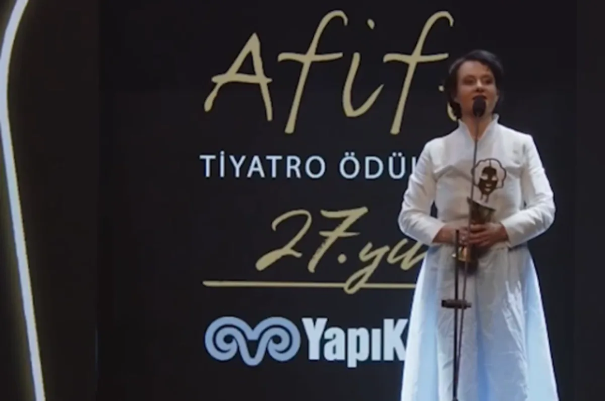 Afife Tiyatro Ödülleri'nde Ödül Töreni Protesto Edildi Afife Tiyatro Ödülleri'nde Ödül Töreni Protesto Edildi