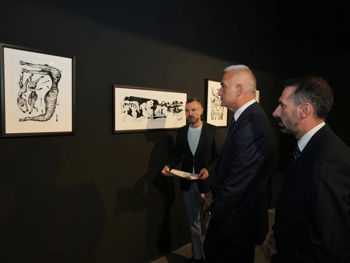 İstanbul Kültür Yolu Festivali'nde "Hâlâ Yaşıyorum" Sergisi: Filistinli Sanatçıların Umut Dolu Eserleri İstanbul Kültür Yolu Festivali'nde "Hâlâ Yaşıyorum" Sergisi: Filistinli Sanatçıların Umut Dolu Eserleri