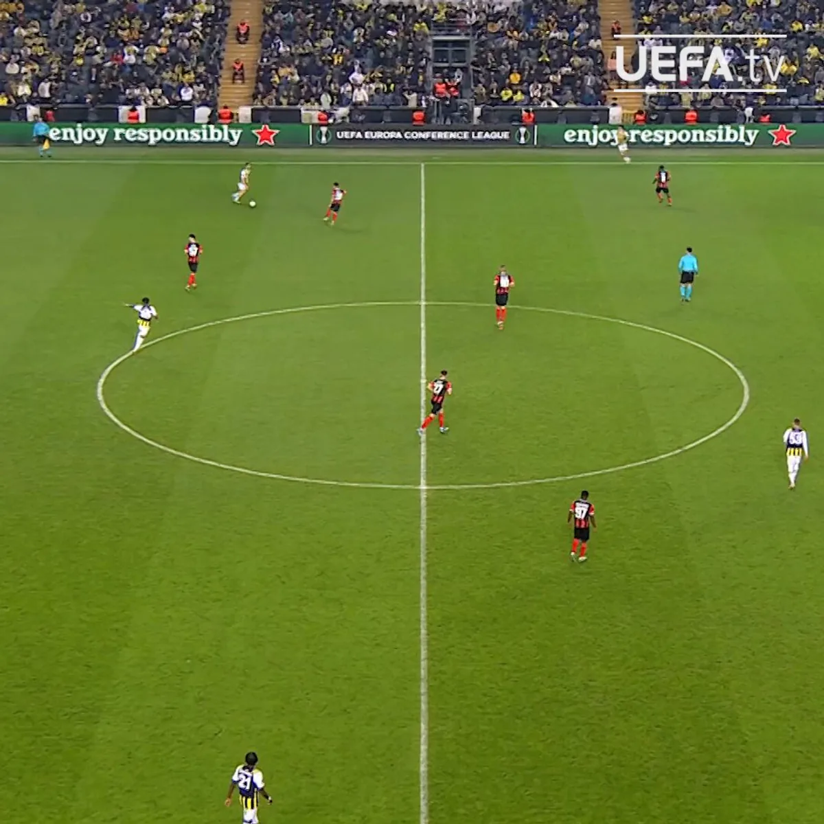 Ferdi Kadıoğlu'nun UEFA Konferans Ligi Paylaşımı Taraftarları Coşturdu Ferdi Kadıoğlu'nun UEFA Konferans Ligi Paylaşımı Taraftarları Coşturdu