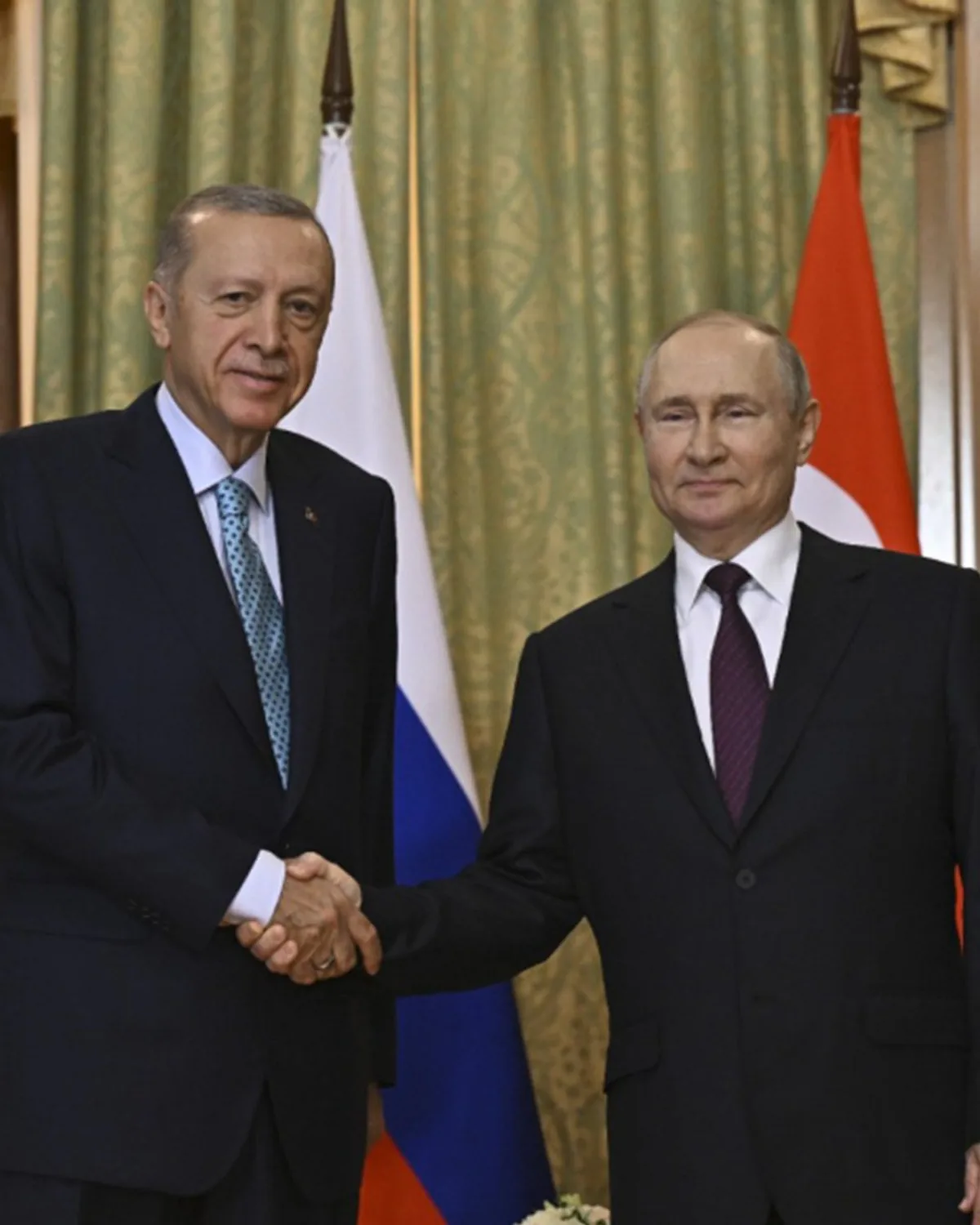 Erdoğan ve Putin Görüştü: Ukrayna Savaşında Kalıcı Barış Çağrısı Erdoğan ve Putin Görüştü: Ukrayna Savaşında Kalıcı Barış Çağrısı
