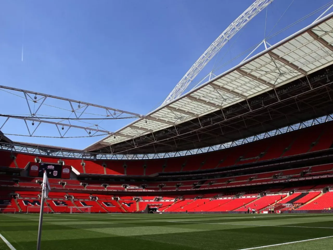 Wembley Stadyumu Kapasitesi ve Modern Futbolun İkonik Sahnesi Wembley Stadyumu Kapasitesi ve Modern Futbolun İkonik Sahnesi