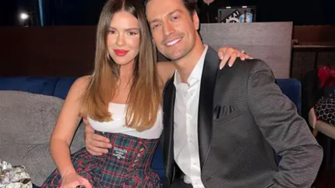 Feyyaz Şerifoğlu ve Merve Dinçkol Kızlarını Dünyaya Getirdi: Bebeğin İsmi Defne Yaz