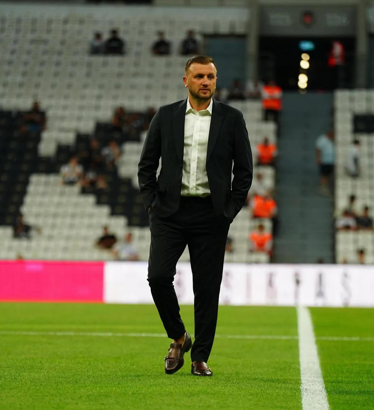 Eyüpspor'da Teknik Direktörlük Koltuğuna Yabancı İsim Geliyor Eyüpspor'da Teknik Direktörlük Koltuğuna Yabancı İsim Geliyor