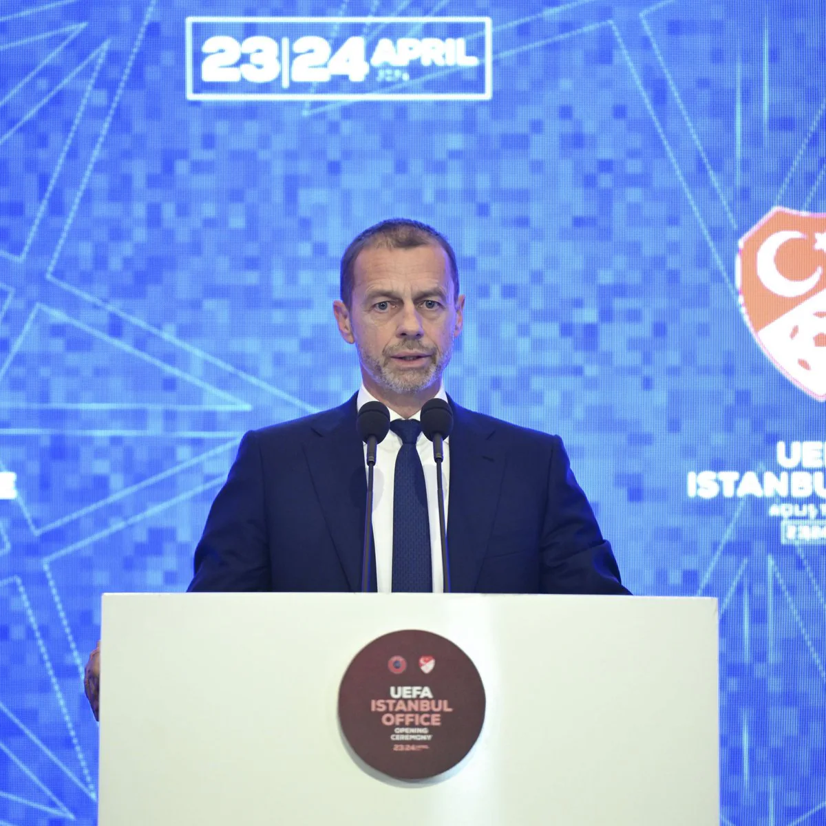 UEFA Başkanı Ceferin'den Net Mesaj: "Futbol Sadece Bilanço Değil, Toplumun Yaşamıdır" UEFA Başkanı Ceferin'den Net Mesaj: "Futbol Sadece Bilanço Değil, Toplumun Yaşamıdır"