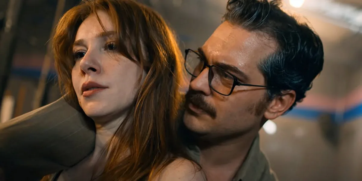 Çağatay Ulusoy ve Elçin Sangu'nun Yeni Filmi "Uykucu"nun Fragmanı Yayınlandı Çağatay Ulusoy ve Elçin Sangu'nun Yeni Filmi "Uykucu"nun Fragmanı Yayınlandı