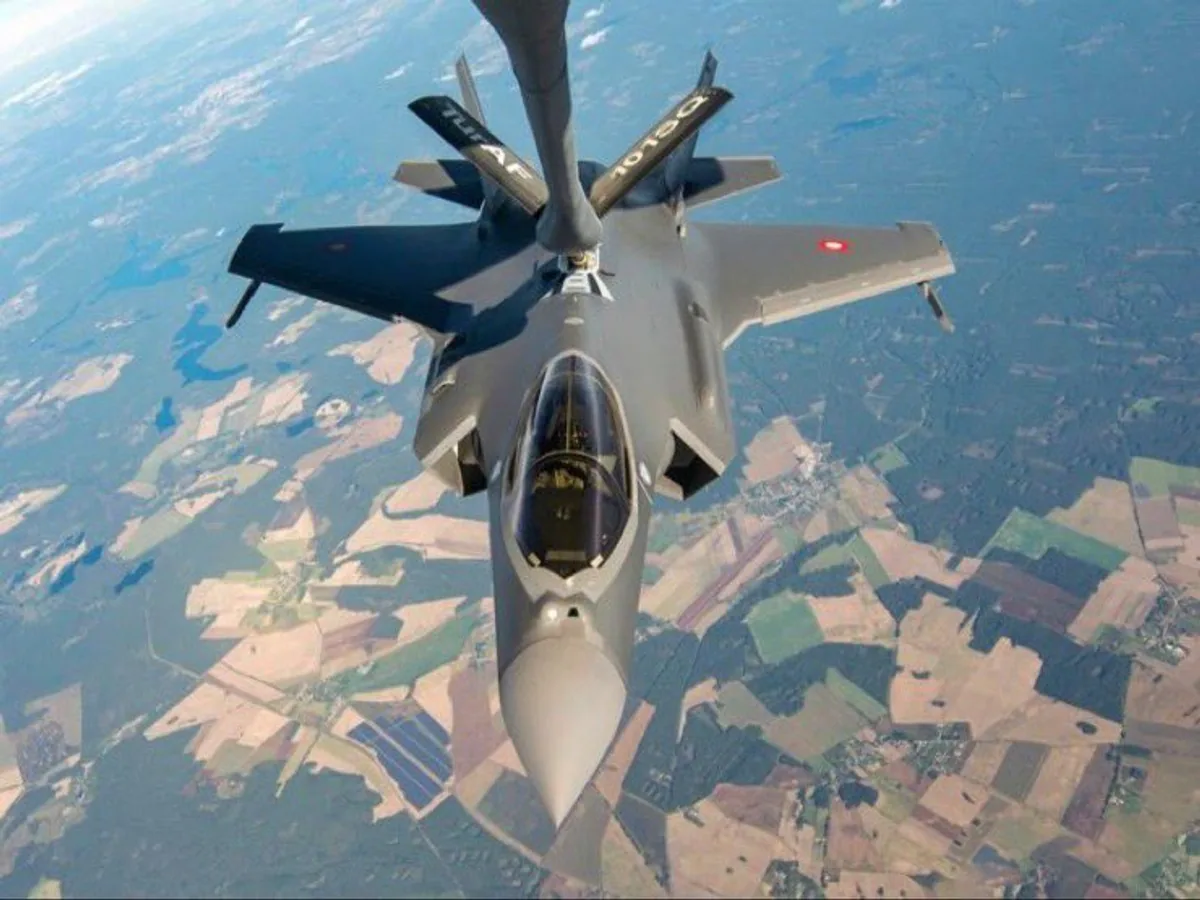 Türk Hava Kuvvetleri'ne Ait Tanker Uçağı, Danimarka Hava Kuvvetleri'nin F-35'ine Yakıt İkmali Yaptı Türk Hava Kuvvetleri'ne Ait Tanker Uçağı, Danimarka Hava Kuvvetleri'nin F-35'ine Yakıt İkmali Yaptı