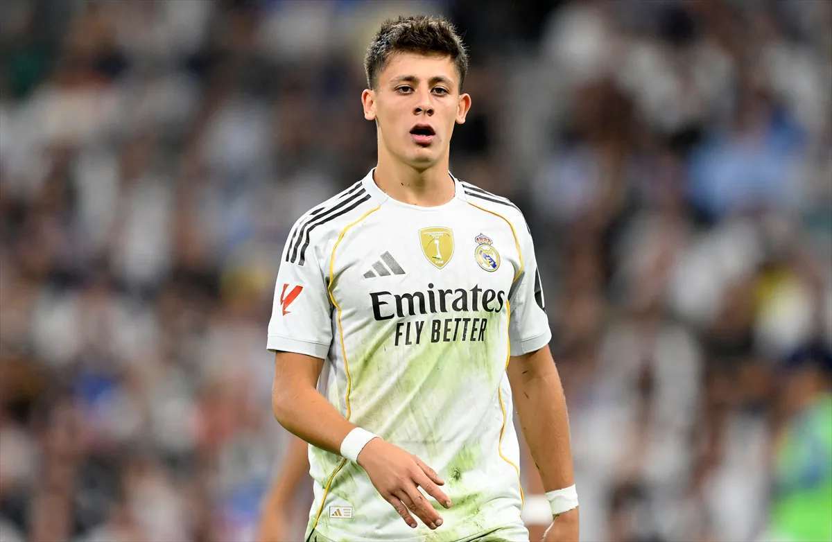 Real Madrid, Arda Güler'i Satılık Olarak Görmüyor: Arsenal ve Newcastle United'ın İlgisi Boşa Çıkıyor Real Madrid, Arda Güler'i Satılık Olarak Görmüyor: Arsenal ve Newcastle United'ın İlgisi Boşa Çıkıyor