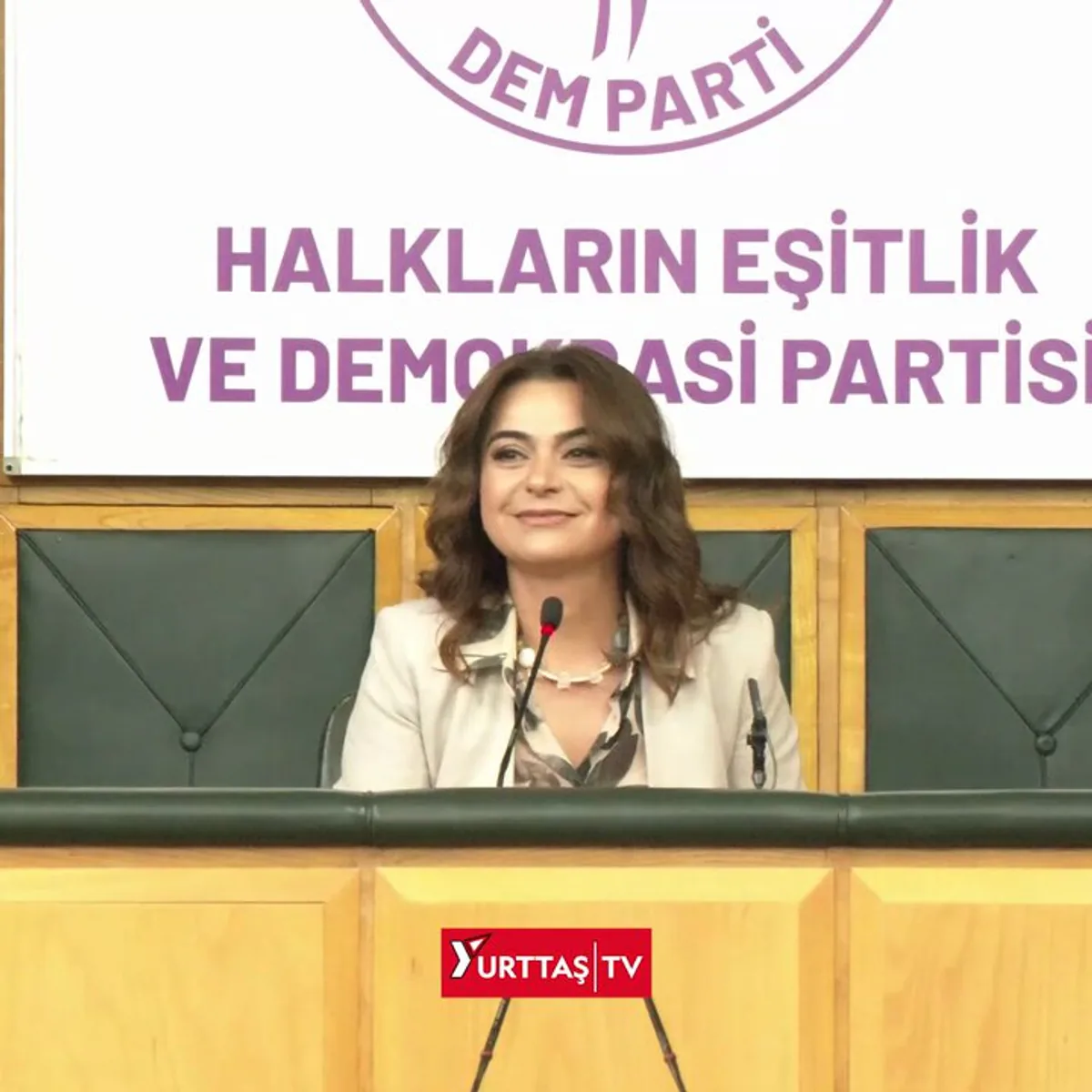 Ümit Özdağ Meclis'te Atılan Terör Sloganları İçin Suç Duyurusunda Bulundu Ümit Özdağ Meclis'te Atılan Terör Sloganları İçin Suç Duyurusunda Bulundu