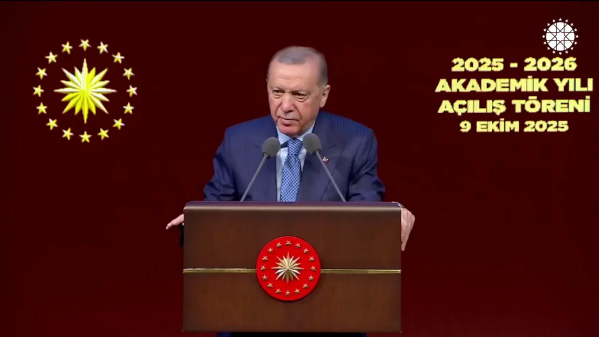 Türkiye'de Yükseköğretimde Köklü Değişiklikler: 3 Yılda Mezuniyet İmkanı Geliyor Türkiye'de Yükseköğretimde Köklü Değişiklikler: 3 Yılda Mezuniyet İmkanı Geliyor