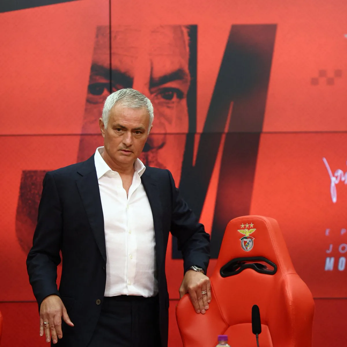 Jose Mourinho'dan Benfica Açıklaması: "Harika Bir Kulüp" Jose Mourinho'dan Benfica Açıklaması: "Harika Bir Kulüp"