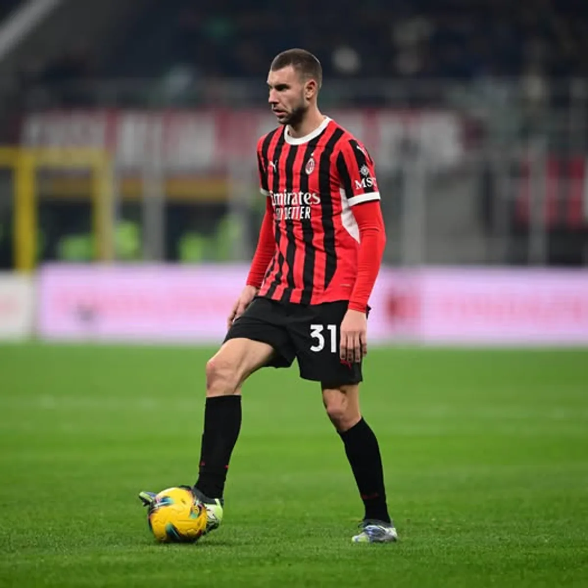 Galatasaray, Milan'ın Stoperi Strahinja Pavlovic'i Transfer Gündemine Aldı Galatasaray, Milan'ın Stoperi Strahinja Pavlovic'i Transfer Gündemine Aldı