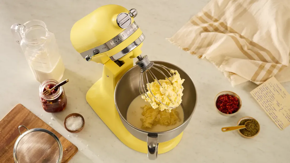 KitchenAid Stand Mikserin Sadece Hamur Yapmak İçin Olduğunu Sanıyorsanız Yanılıyorsunuz KitchenAid Stand Mikserin Sadece Hamur Yapmak İçin Olduğunu Sanıyorsanız Yanılıyorsunuz
