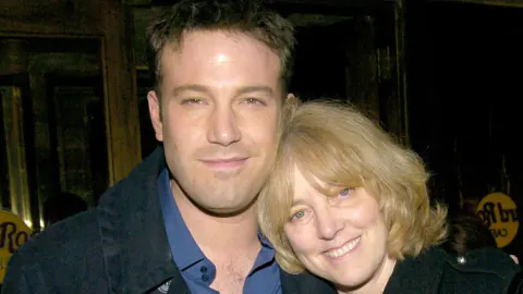 Ben Affleck'in Annesi Chris Anne Affleck Yaşamını Yitirdidi