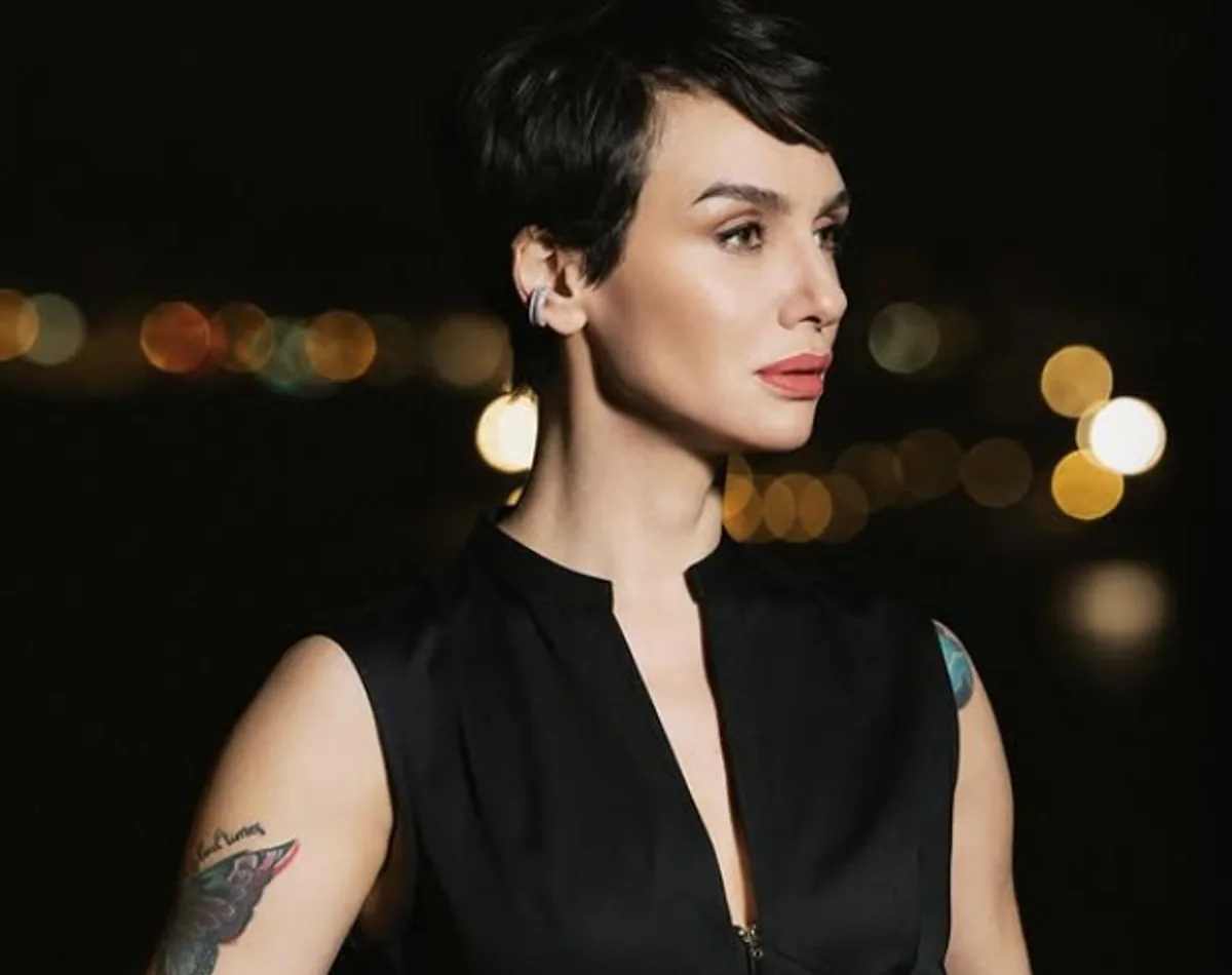 Birce Akalay'dan Operasyon Sonrası İlk Açıklama: "İyiyim, İyiyiz ve Hep İyi Kalacağız" Birce Akalay'dan Operasyon Sonrası İlk Açıklama: "İyiyim, İyiyiz ve Hep İyi Kalacağız"