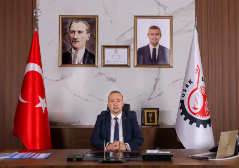 Uşak Belediyesi'nden Kritik Uyarı: Yol Kenarındaki Meyveleri Tüketmeyin
