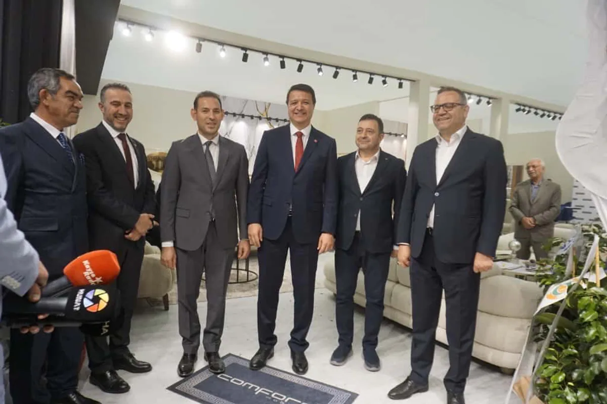 Saadet Partisi Genel Başkanı Mahmut Arıkan, Anadolu Mobilya Fuarı'nı Ziyaret Etti Saadet Partisi Genel Başkanı Mahmut Arıkan, Anadolu Mobilya Fuarı'nı Ziyaret Etti