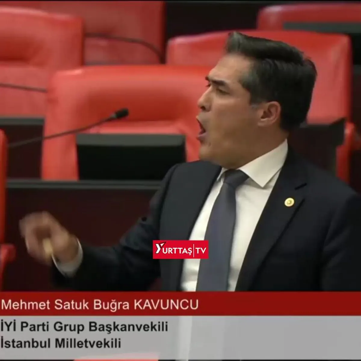 TBMM'de İYİ Parti ve DEM Parti Milletvekilleri Arasında Gerginlik Yaşandı TBMM'de İYİ Parti ve DEM Parti Milletvekilleri Arasında Gerginlik Yaşandı