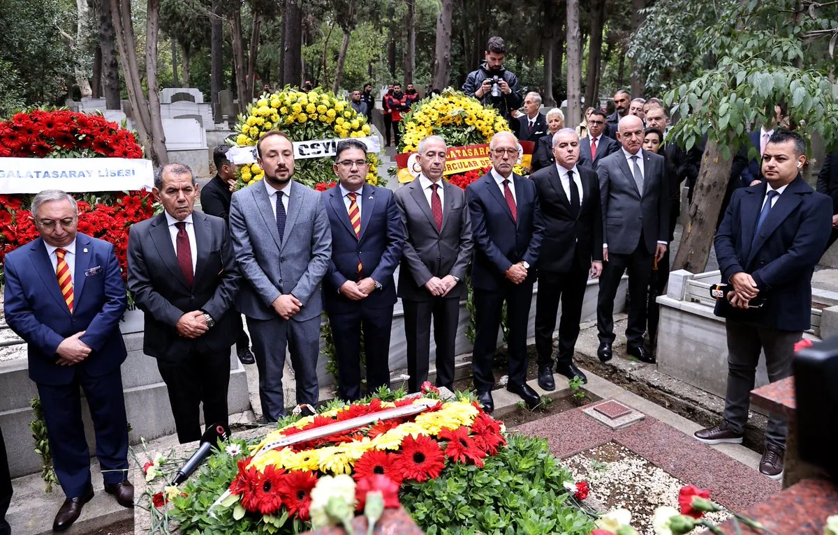 Galatasaray'ın 120. Kuruluş Yıl Dönümünde Anlamlı Kutlama Galatasaray'ın 120. Kuruluş Yıl Dönümünde Anlamlı Kutlama