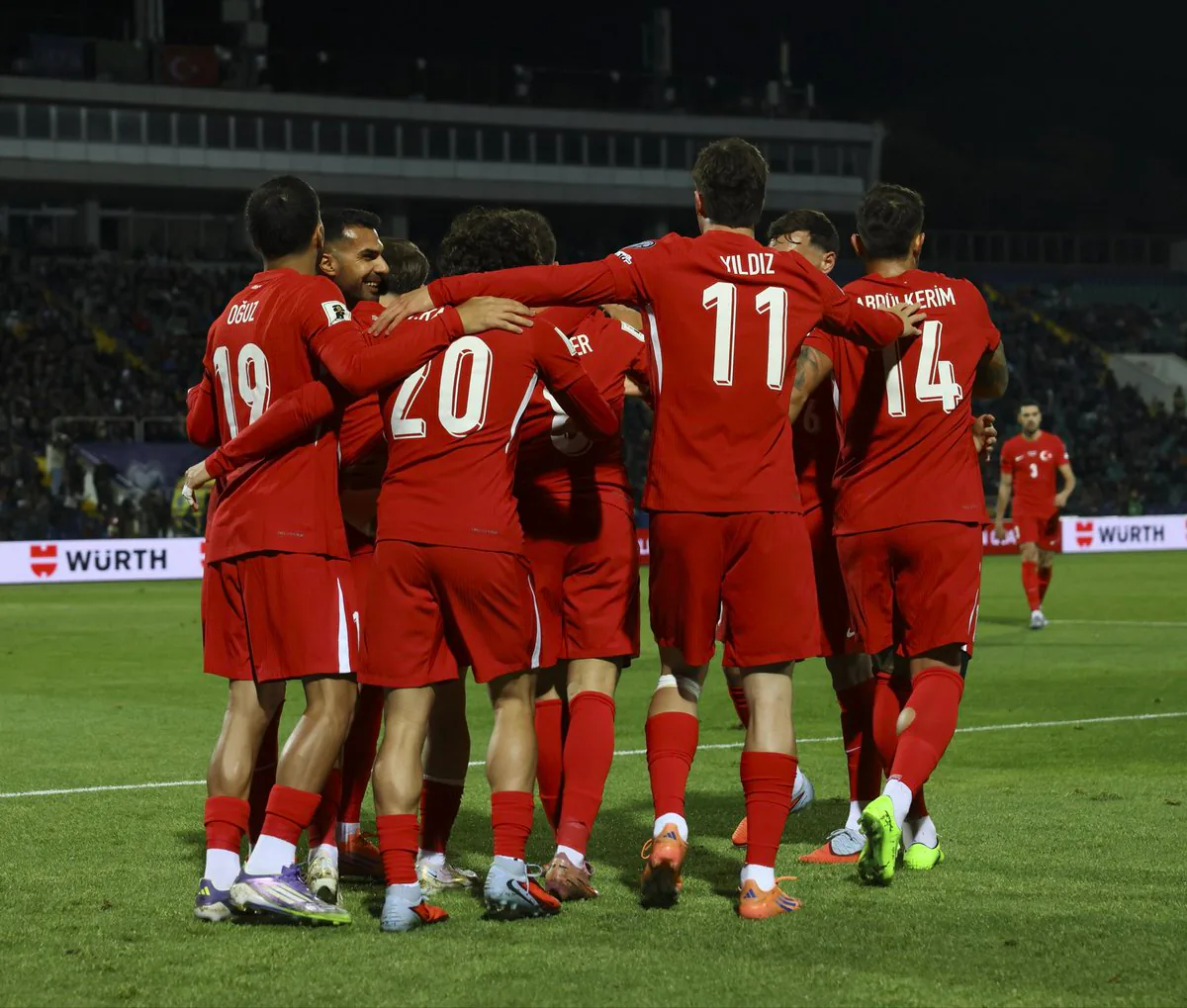 Galatasaray'lı Futbolcuların Golleriyle Türkiye, Bulgaristan'ı 6-1 Mağlup Etti Galatasaray'lı Futbolcuların Golleriyle Türkiye, Bulgaristan'ı 6-1 Mağlup Etti