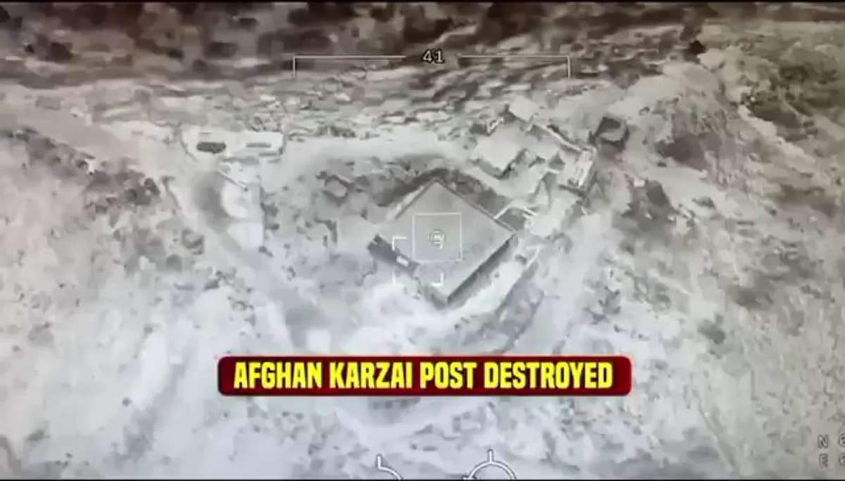 Pakistan, Afganistan Sınırındaki Karzai Karakolunu İmha Etti Pakistan, Afganistan Sınırındaki Karzai Karakolunu İmha Etti