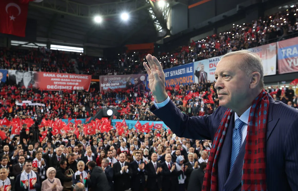 Cumhurbaşkanı Erdoğan: "Trabzon'u 1461 Ruhuyla ve Fatih Sultan Mehmet'in Tutkusuyla Seviyoruz" Cumhurbaşkanı Erdoğan: "Trabzon'u 1461 Ruhuyla ve Fatih Sultan Mehmet'in Tutkusuyla Seviyoruz"