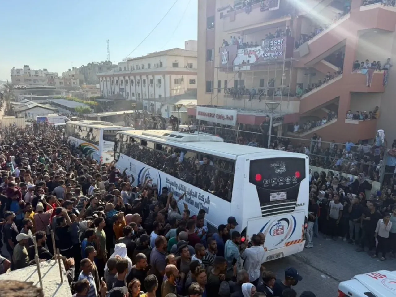 İsrail, Yaklaşık 2000 Filistinli Esiri Serbest Bıraktı İsrail, Yaklaşık 2000 Filistinli Esiri Serbest Bıraktı