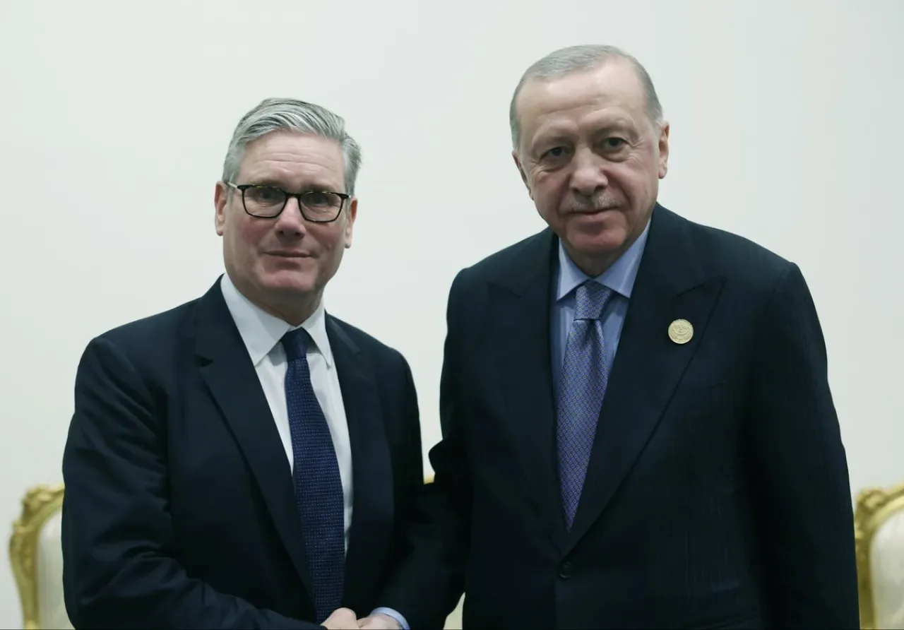 Cumhurbaşkanı Erdoğan, Mısır'da İngiltere Başbakanı Starmer ile Görüştü Cumhurbaşkanı Erdoğan, Mısır'da İngiltere Başbakanı Starmer ile Görüştü