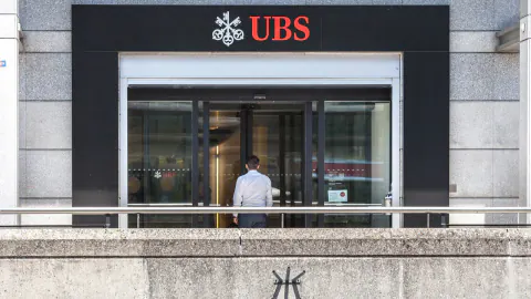 UBS CEO'su Sergio Ermotti'den Credit Suisse ve 3 Milyar Dolarlık Geri Alım Açıklaması