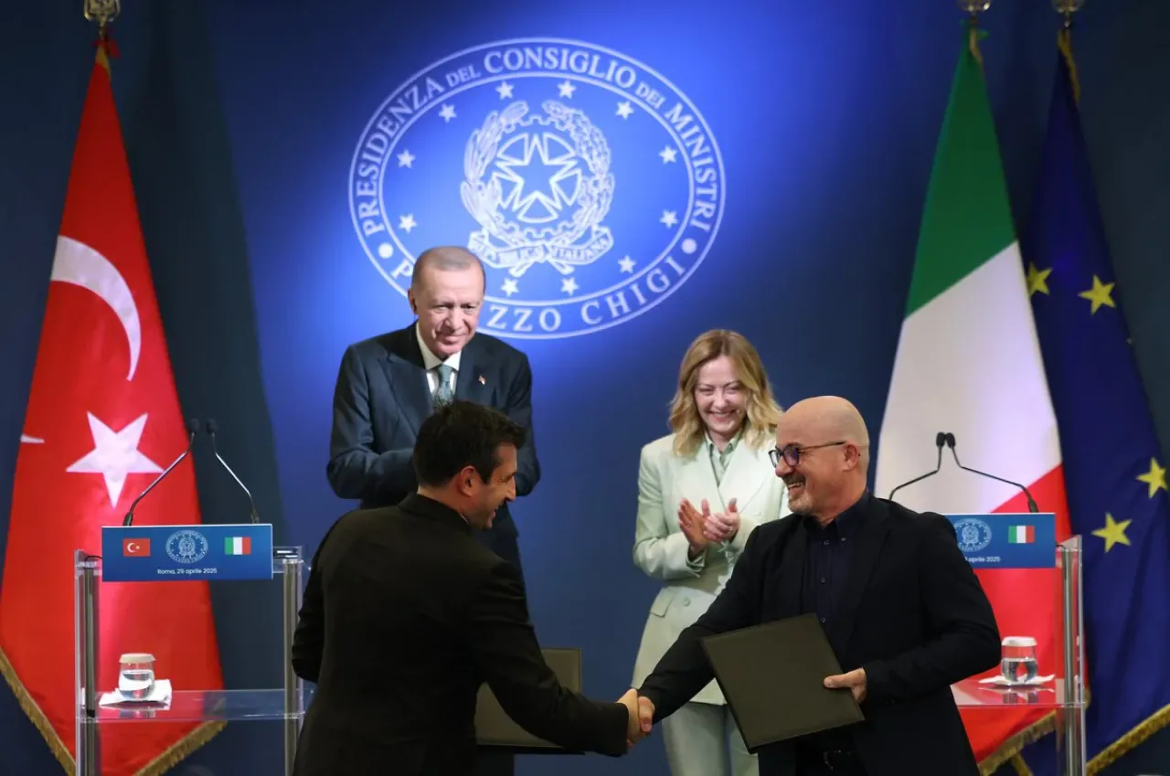 Türkiye ve İtalya, Avrupa'nın İlk Ortak SİHA Projesi İçin İş Birliğini Gündemine Aldı Türkiye ve İtalya, Avrupa'nın İlk Ortak SİHA Projesi İçin İş Birliğini Gündemine Aldı