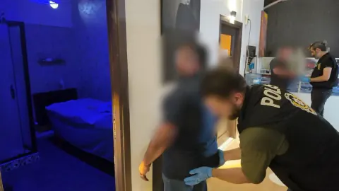Masaj Salonlarına Fuhuş Operasyonu: 2 Kişi Tutuklandı