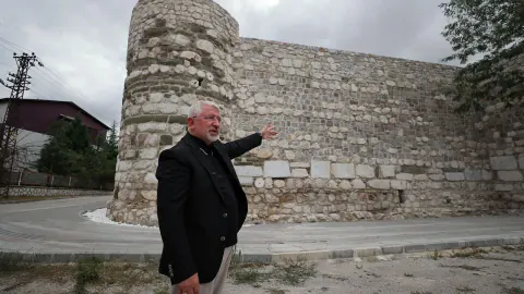 Çorum Kalesi'nde ikinci etap restorasyon tamamlandı: Sur duvarları kucakladı tarihi dokuyu