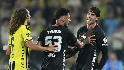 Tahkim Kurulu Vlahovic kararı açıkladı: 1 maç cezası onaylandı