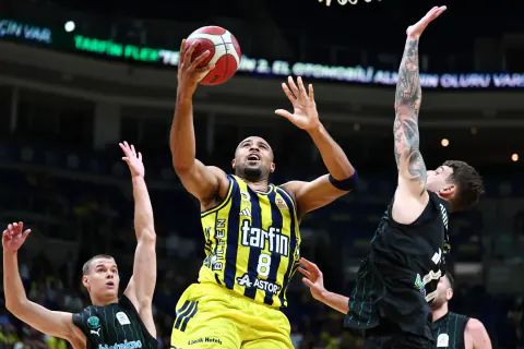 Fenerbahçe, Körfez Basket'i 85-84 yendi: Son saniye dramı