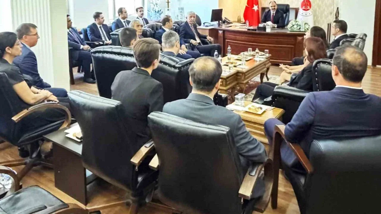 Muğla'nın Yeni Cumhuriyet Başsavcısı Necati Kayaközü Görevine Başladı Muğla'nın Yeni Cumhuriyet Başsavcısı Necati Kayaközü Görevine Başladı