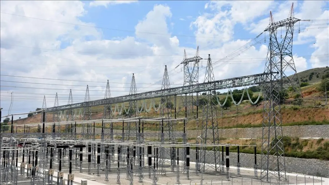 Türkiye'de Elektrik Tüketimi Üretimi Aştı: İthal Kömür Santralleri Başı Çekti Türkiye'de Elektrik Tüketimi Üretimi Aştı: İthal Kömür Santralleri Başı Çekti