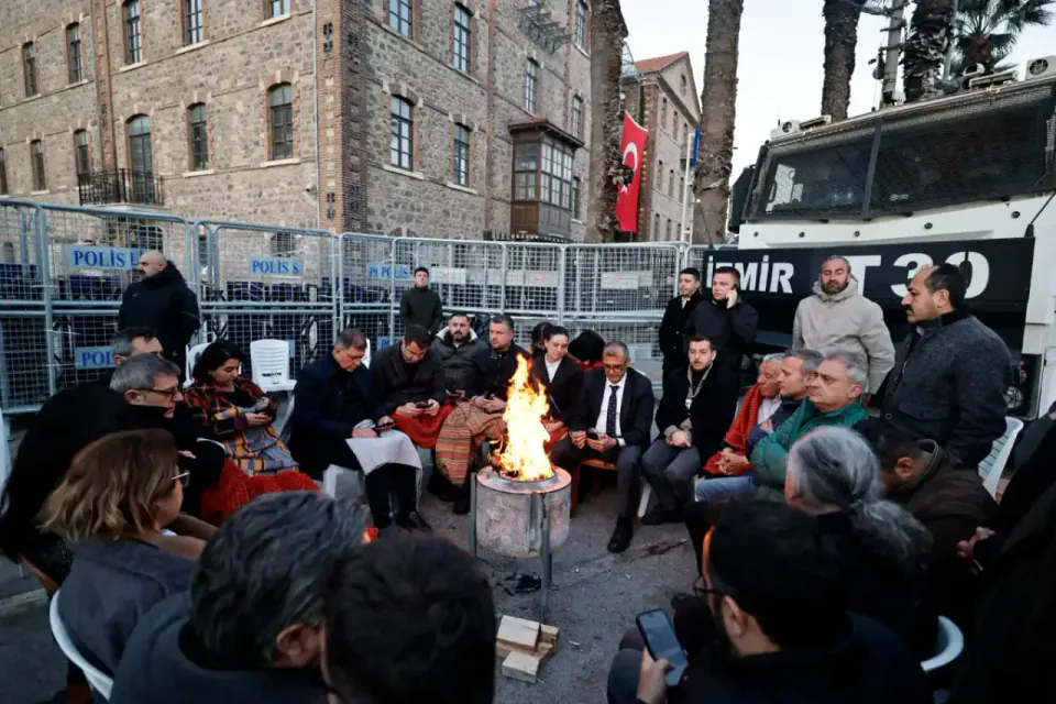 CHP Çanakkale'de Gece Nöbetleri Devam Ediyor görseli
