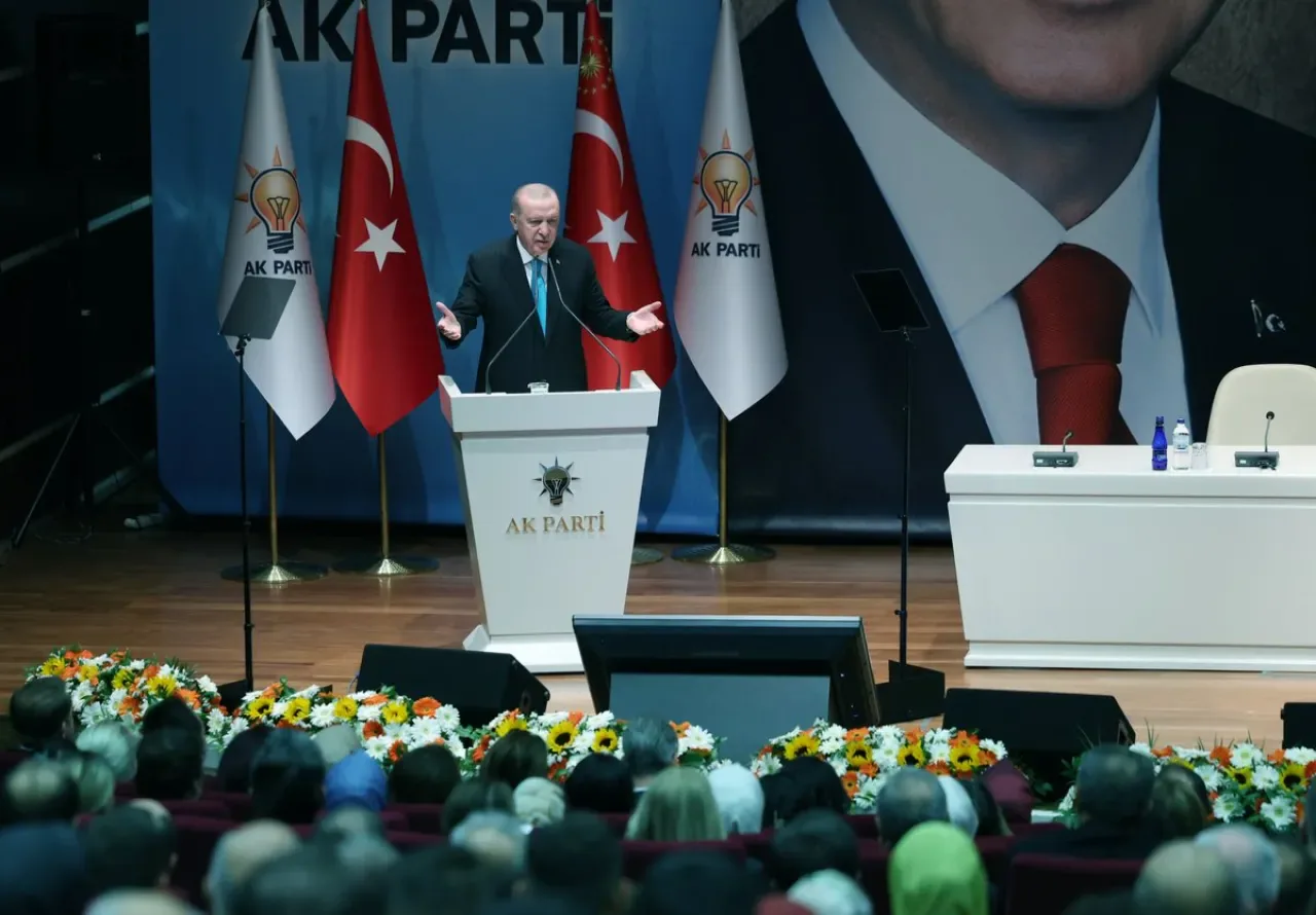 Cumhurbaşkanı Erdoğan, AK Parti Ekonomi İstişare Toplantısı'nın Verimli Geçtiğini Açıkladı Cumhurbaşkanı Erdoğan, AK Parti Ekonomi İstişare Toplantısı'nın Verimli Geçtiğini Açıkladı